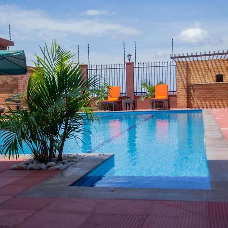 Savannah Suites Lubowa エクステリア 写真