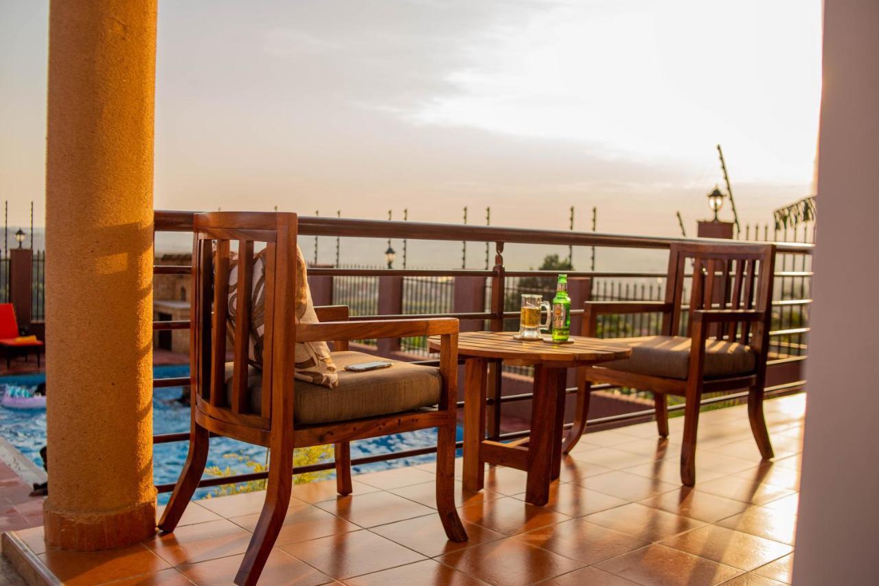Savannah Suites Lubowa エクステリア 写真