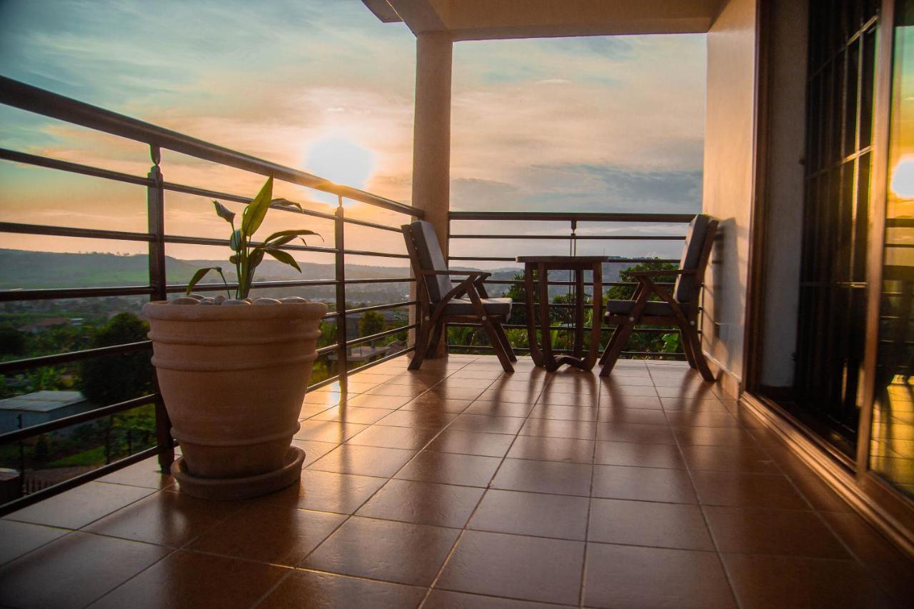 Savannah Suites Lubowa エクステリア 写真