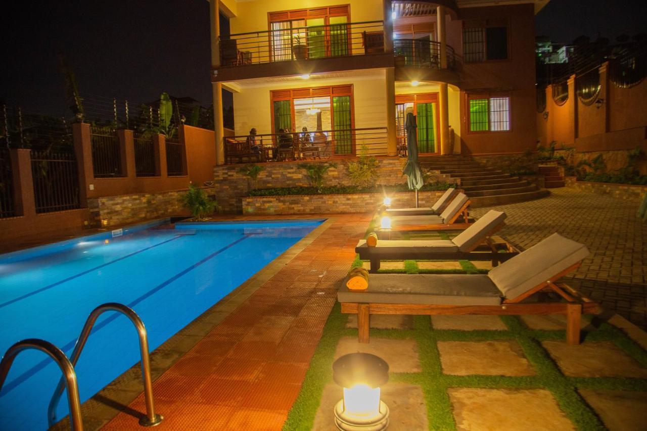 Savannah Suites Lubowa エクステリア 写真